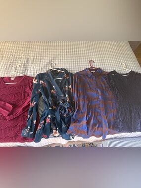 Bundle of 4 business casual tops